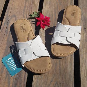 Cliffs Fredie White Suede Plush Cushion Sandals s6